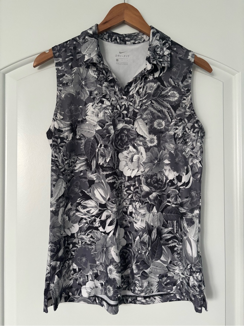 Nike Golf Women's Dri-FIT Sleeveless Floral Polo Shirt Grey Black Size Small